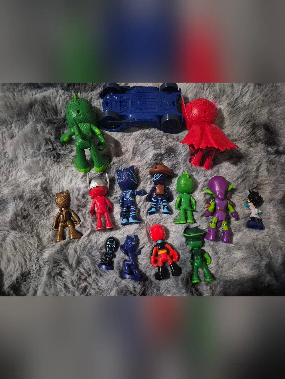 PJ Masks Action Figures (13) Lot and Vehicle